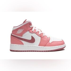 AIR JORDAN 1 MID (GS) youth size 7.